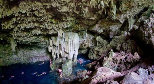 Piscina-natural-de-la-Cueva-de-Saturno1-640x350