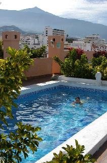 Vista piscina con el Teide de fondo