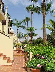 Vista exterior de Apts. Rever&oacute;n