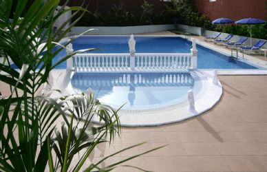 Piscina exterior de agua dulce