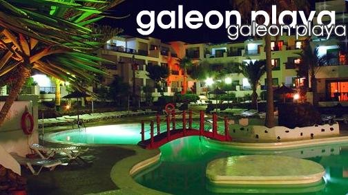 Vista nocturna de Galeon Playa