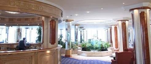 Vista Hall con Recepci&oacute;n