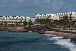 Petite plage devant la plage de blanc d'hôtel de Calimera
