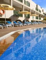 Piscina y solarium
