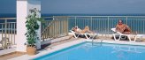 Piscina y solarium