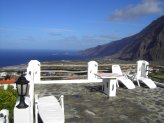 Sol&aacute;rium y vistas de El Golfo y Los Roques