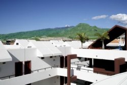 Vistas de las monta&ntilde;as circundantes