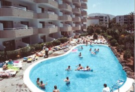 Piscinas de los Apartamentos California